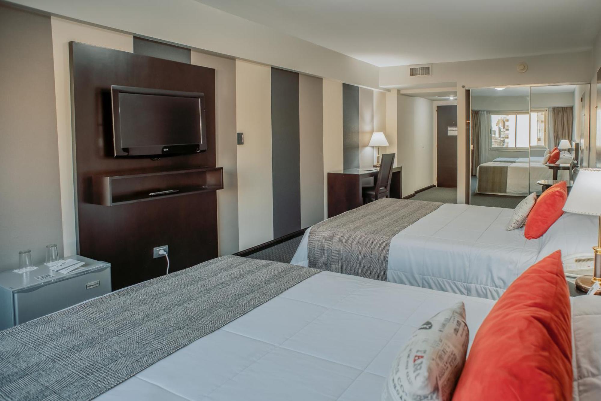 Plaza Real Suites Hotel Росарио Екстериор снимка
