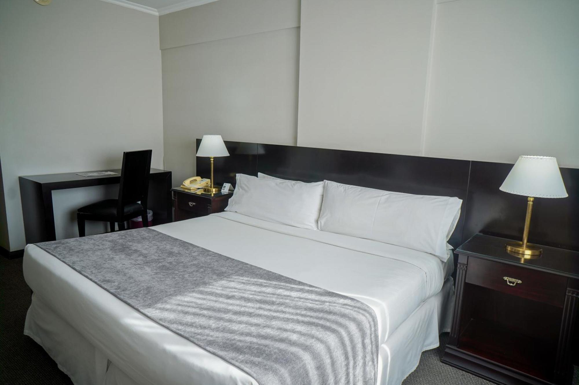 Plaza Real Suites Hotel Росарио Екстериор снимка